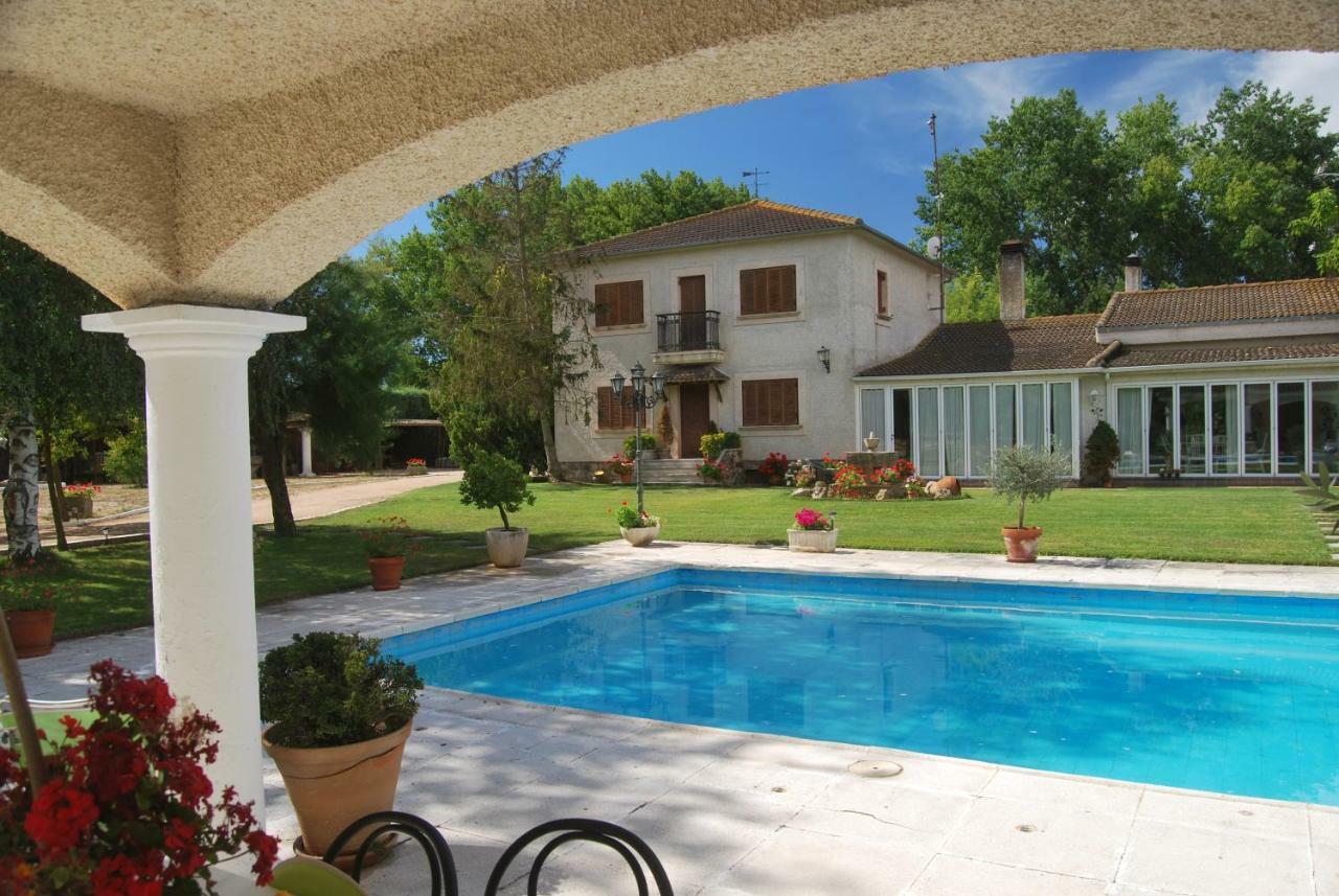 Villa El Campillo Pelabravo Exterior foto